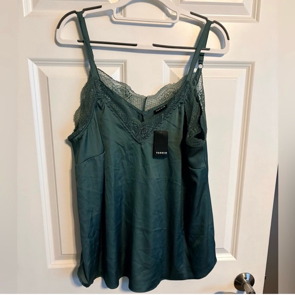 *NWT* Torrid Festi Top Bundle - Picture 2 of 5